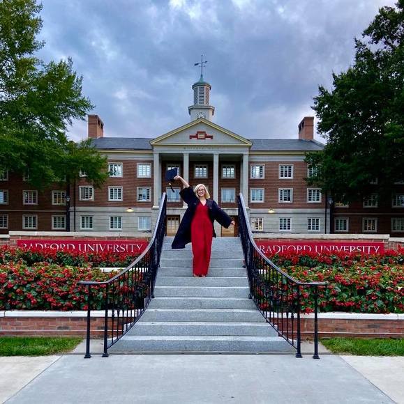 Meet your Posher, Olivia - Picture 1 of 1